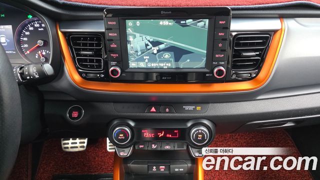 Kia Stonic Diesel 1.6 Prestige 2019 — фото 13