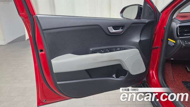 Kia Stonic Diesel 1.6 Prestige 2019 — фото 24