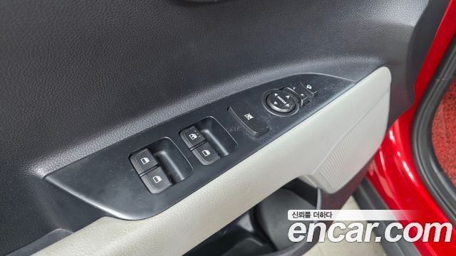 Kia Stonic Diesel 1.6 Prestige 2019 — фото 29