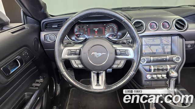Ford Mustang Convertible 2019 — фото 13