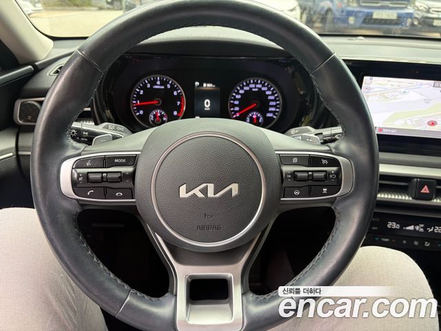 Kia K5 (III) 2.0 Trendy 2022 — фото 16