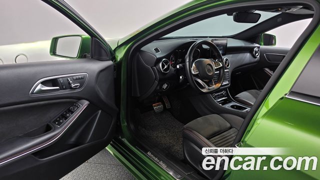 Mercedes-Benz A-Class (W176) A200 AMG Line 2018 — фото 10