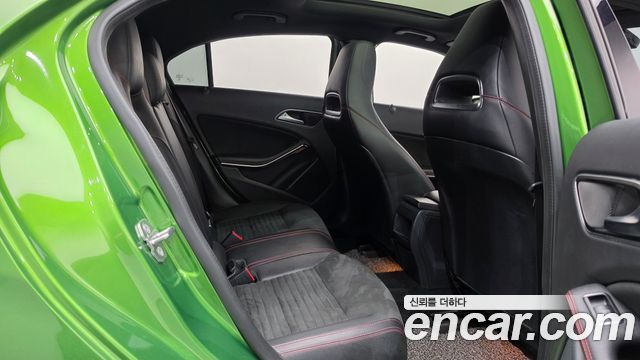 Mercedes-Benz A-Class (W176) A200 AMG Line 2018 — фото 12