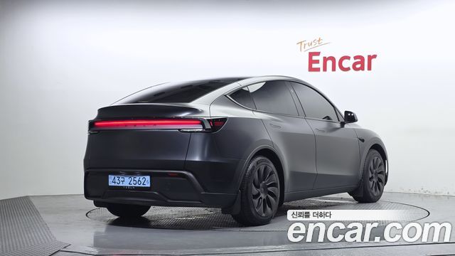Tesla Model Y RWD 2025 — фото 2