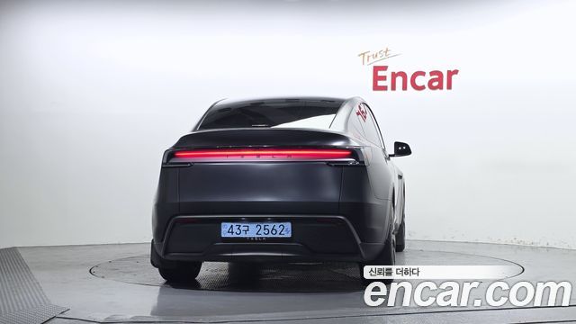 Tesla Model Y RWD 2025 — фото 4