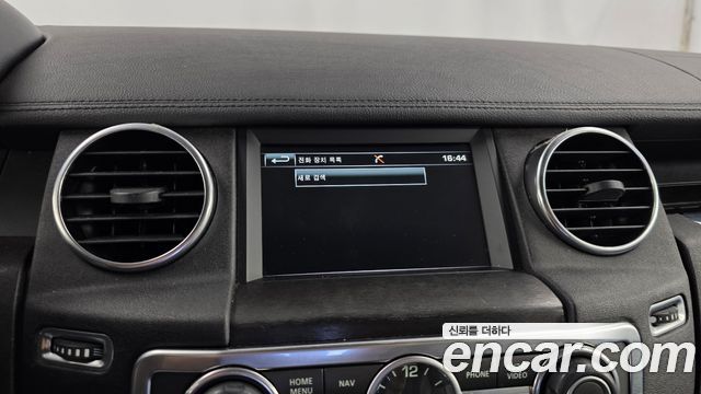 Land Rover Discovery 4 3.0 SDV6 HSE 2015 — фото 16