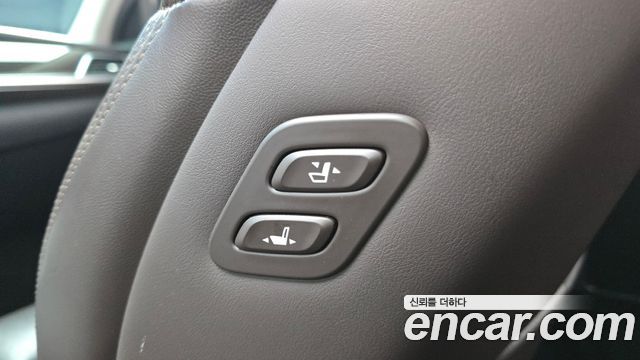 Genesis EQ900 3.3 T-GDI AWD Luxury 2016 — фото 31