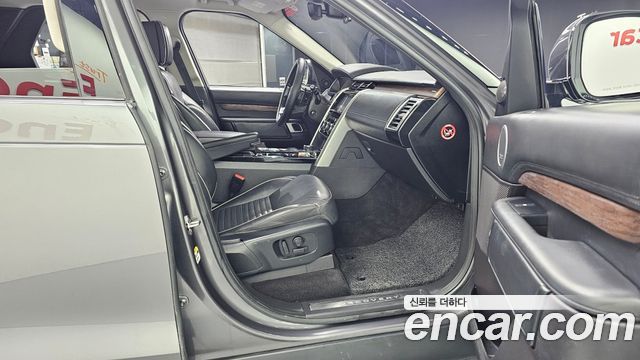 Land Rover Discovery 5 3.0 SD6 HSE Luxury 2019 — фото 11