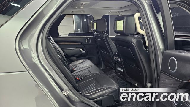 Land Rover Discovery 5 3.0 SD6 HSE Luxury 2019 — фото 12
