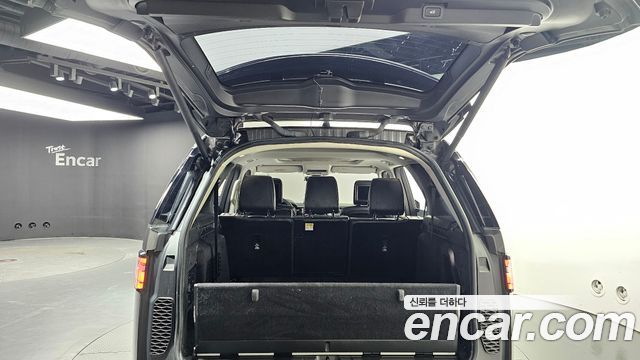 Land Rover Discovery 5 3.0 SD6 HSE Luxury 2019 — фото 20