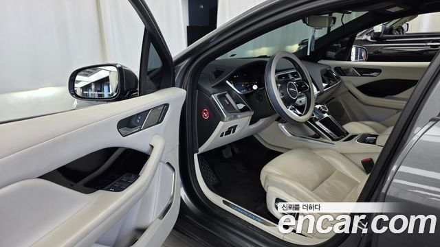 Jaguar I-PACE EV400 HSE 2019 — фото 10