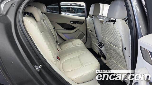 Jaguar I-PACE EV400 HSE 2019 — фото 11