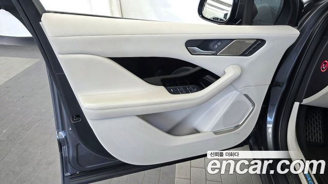 Jaguar I-PACE EV400 HSE 2019 — фото 24