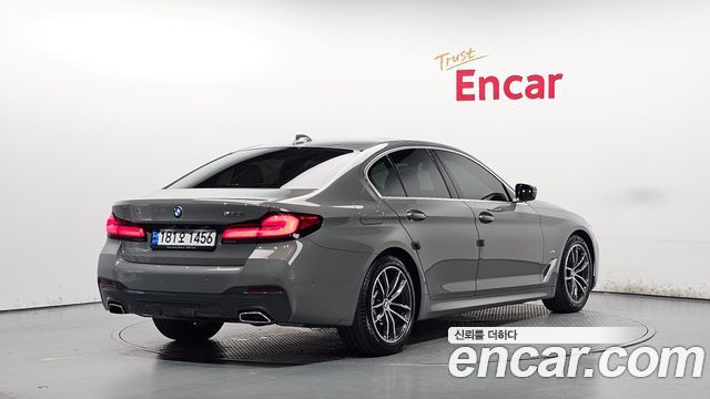BMW 5 Series (G30) 520i M Sport 2022 — фото 2