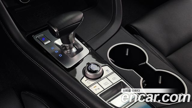Genesis G70 Shooting Brake Gasoline 2.0T 4WD 2023 — фото 9