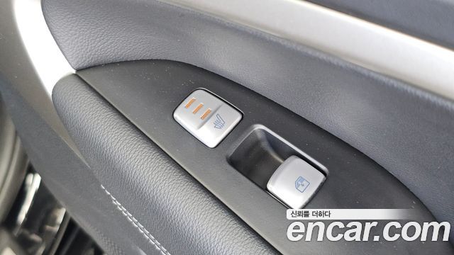 Genesis G70 Shooting Brake Gasoline 2.0T 4WD 2023 — фото 18
