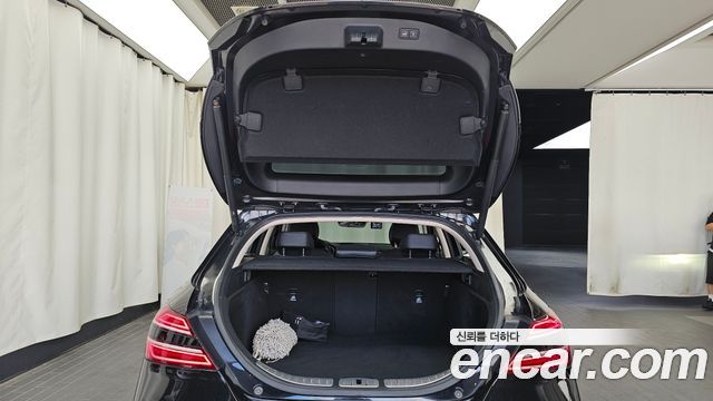 Genesis G70 Shooting Brake Gasoline 2.0T 4WD 2023 — фото 20