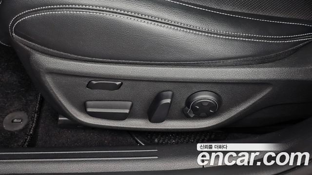 Genesis G70 Shooting Brake Gasoline 2.0T 4WD 2023 — фото 31