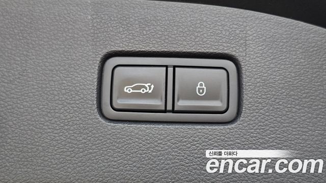 Genesis G70 Shooting Brake Gasoline 2.0T 4WD 2023 — фото 35
