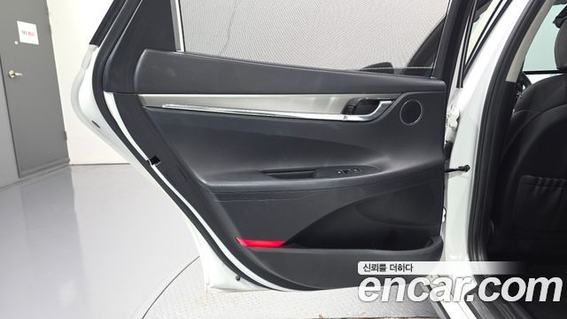 Hyundai Grandeur (IG) 2.5 Le Blanc 2023 — фото 25