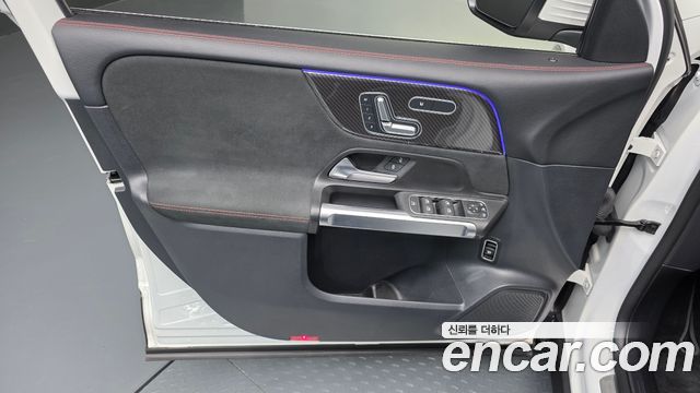Mercedes-Benz GLB-Class (X247) AMG GLB35 4MATIC 2022 — фото 24