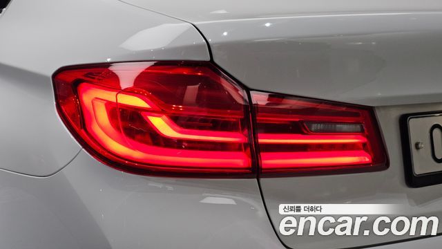 BMW 5 Series (G30) 520d Luxury Special Edition 2018 — фото 23