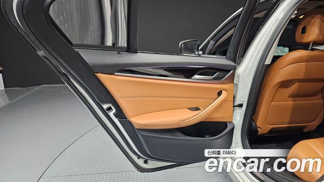 BMW 5 Series (G30) 520d Luxury Special Edition 2018 — фото 25