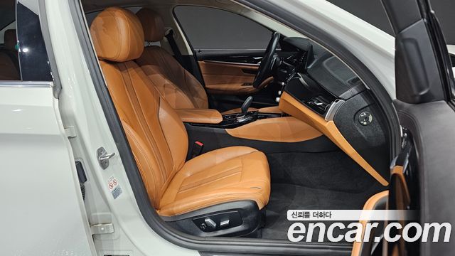 BMW 5 Series (G30) 520d Luxury Special Edition 2018 — фото 26
