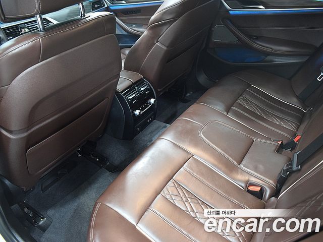 BMW 5 Series (G30) 530e Luxury 2022 — фото 5