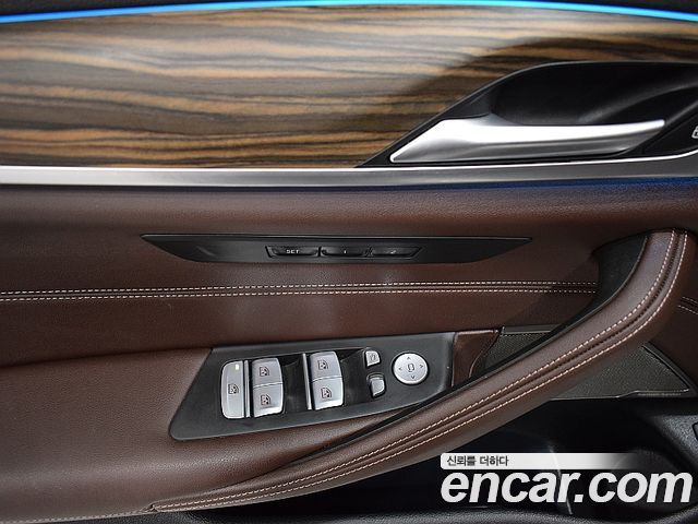 BMW 5 Series (G30) 530e Luxury 2022 — фото 6