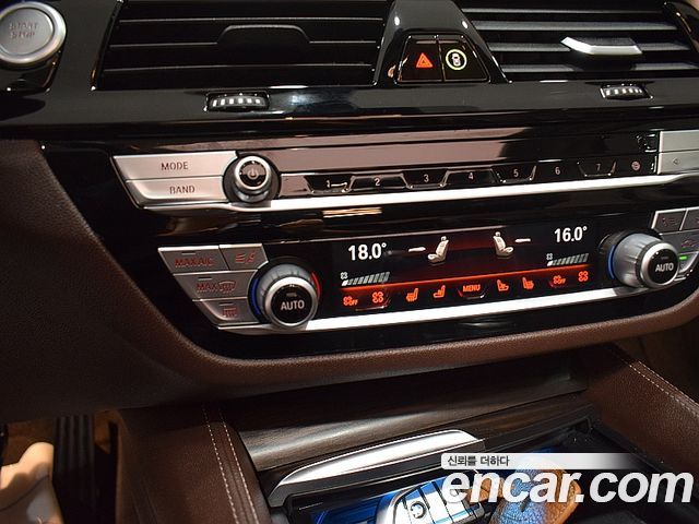 BMW 5 Series (G30) 530e Luxury 2022 — фото 17