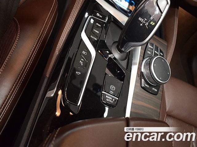 BMW 5 Series (G30) 530e Luxury 2022 — фото 18