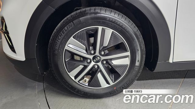 Kia Niro 1.6 HEV Prestige 2020 — фото 5