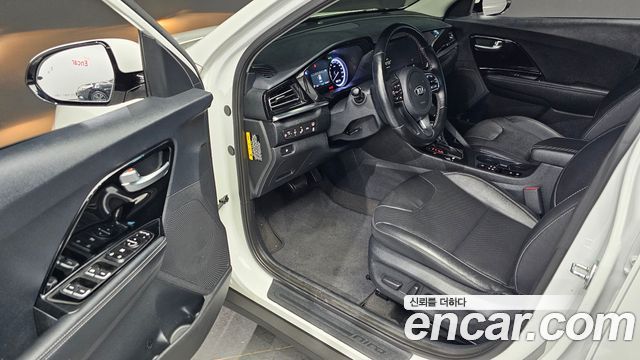 Kia Niro 1.6 HEV Prestige 2020 — фото 10