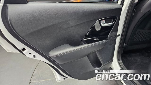 Kia Niro 1.6 HEV Prestige 2020 — фото 25