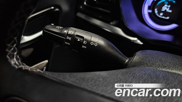 Kia Niro 1.6 HEV Prestige 2020 — фото 28