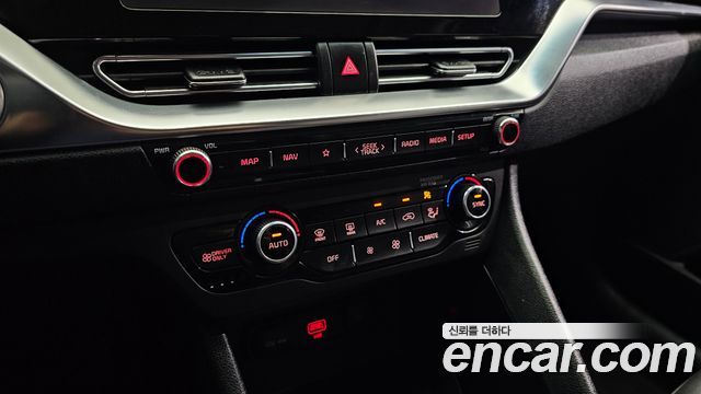 Kia Niro 1.6 HEV Prestige 2020 — фото 30