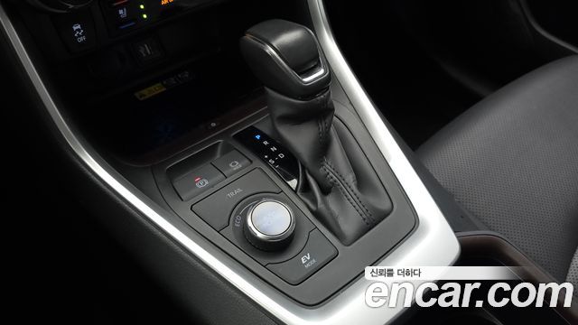 Toyota RAV4 (V) 2,5 4WD Hybrid LTD 2023 — фото 9