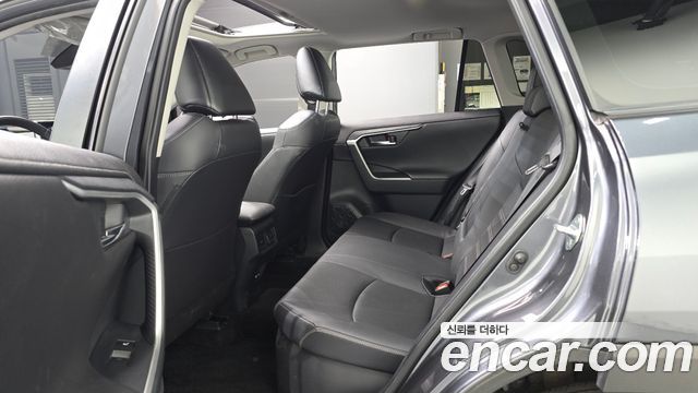 Toyota RAV4 (V) 2,5 4WD Hybrid LTD 2023 — фото 11