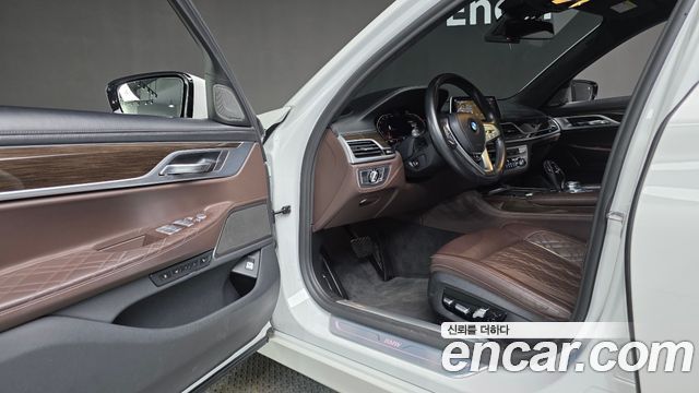 BMW 7 Series (G11) 730Ld xDrive Design Pure Excellence 2020 — фото 13