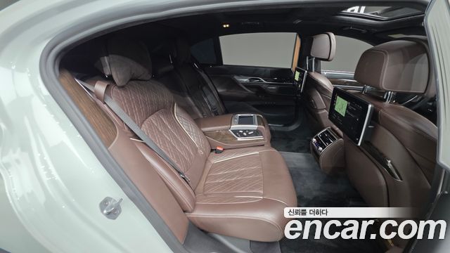 BMW 7 Series (G11) 730Ld xDrive Design Pure Excellence 2020 — фото 19