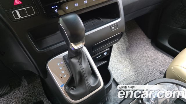 Hyundai Staria HEV 1.6 Cargo 5-Seater Modern 2025 — фото 9