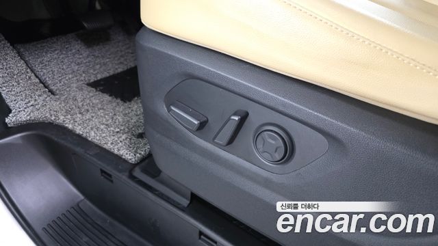 Hyundai Staria HEV 1.6 Cargo 5-Seater Modern 2025 — фото 18