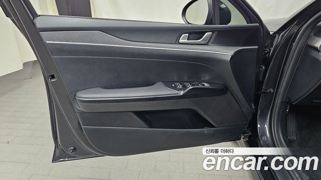 Kia K5 (III) 2.0 Prestige 2022 — фото 24