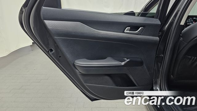 Kia K5 (III) 2.0 Prestige 2022 — фото 25