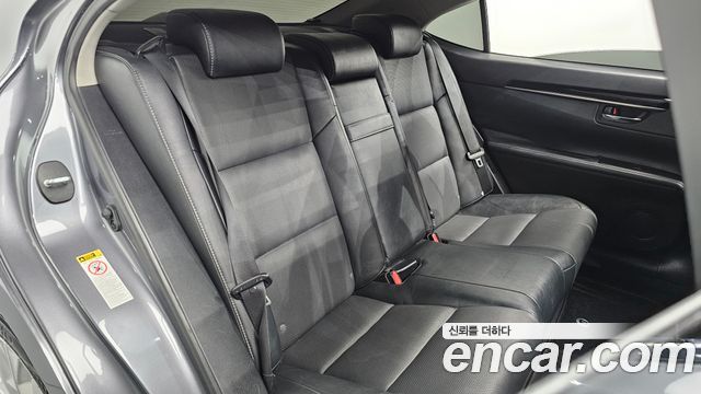 Lexus ES300h premium XV60 2015 — фото 11