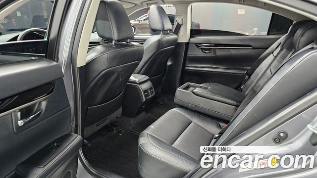 Lexus ES300h premium XV60 2015 — фото 12