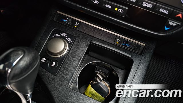 Lexus ES300h premium XV60 2015 — фото 20