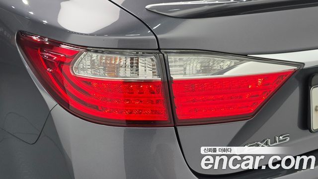 Lexus ES300h premium XV60 2015 — фото 23
