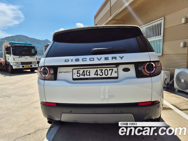 Land Rover Discovery Sport 2.2 SD4 SE 2017 — фото 3